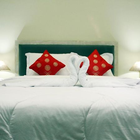 Ala Hostel Семиняк Екстериор снимка