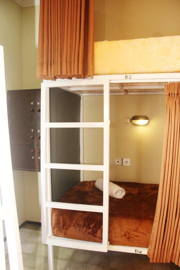 Ala Hostel Семиняк Екстериор снимка